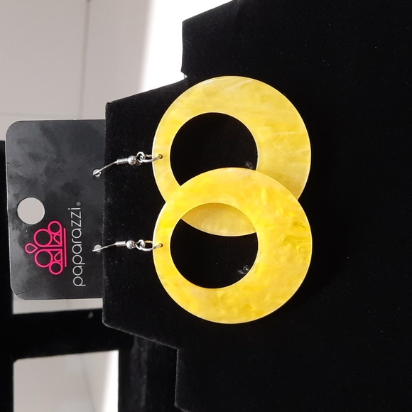 Hello sunshine earrings. Bundle and save 5 for 30 or 1 for 10 ❤️ - Picture 2 of 2